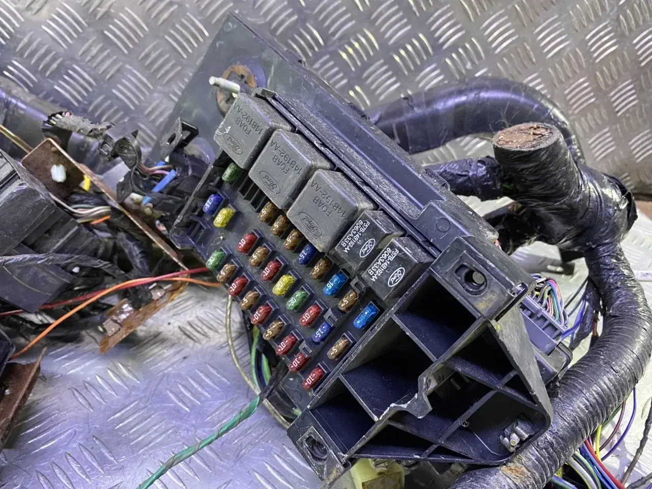 Проводка 1L1T12A581P260F