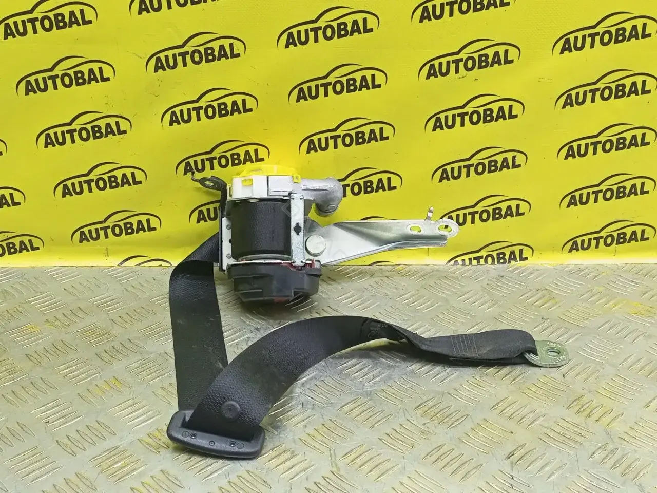 Ремень безопасности 7X2780P