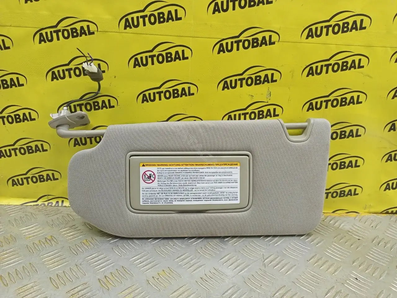 Козырек солнцезащитный 964011CJ0A