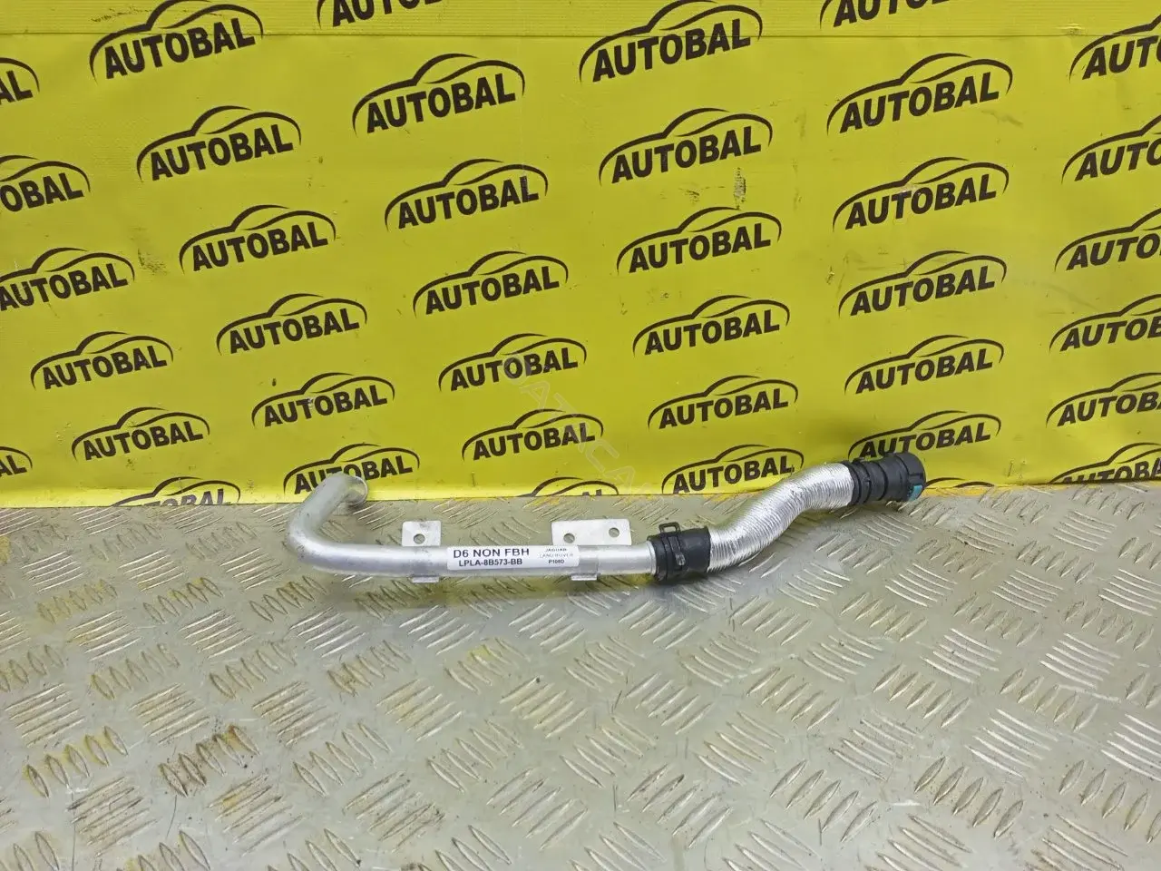 Патрубки системы охлаждения LPLA8B573BB