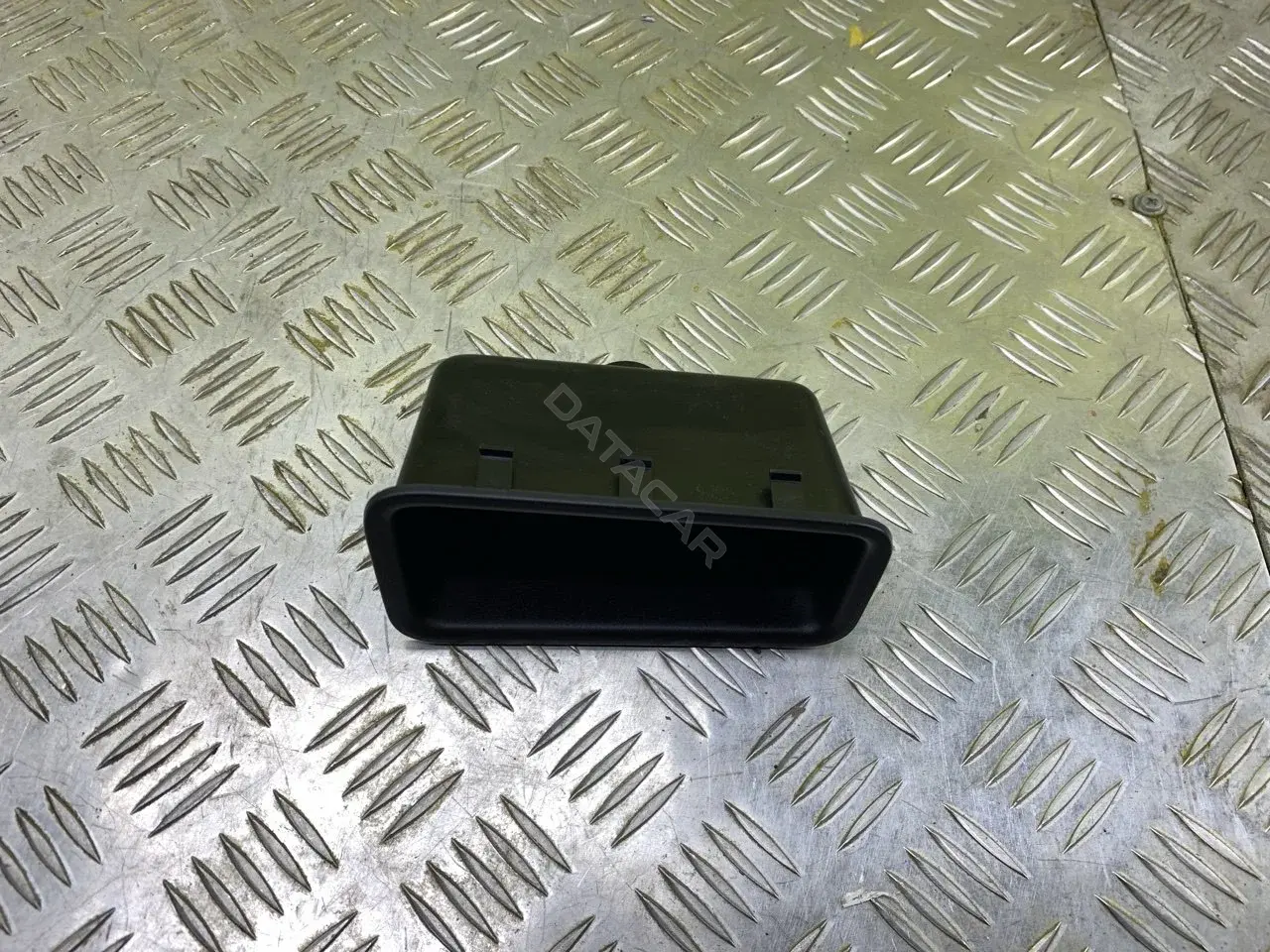 Пластик салона L8B2434A42A