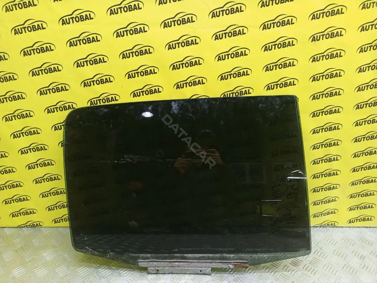 Стекло двери 681030K020