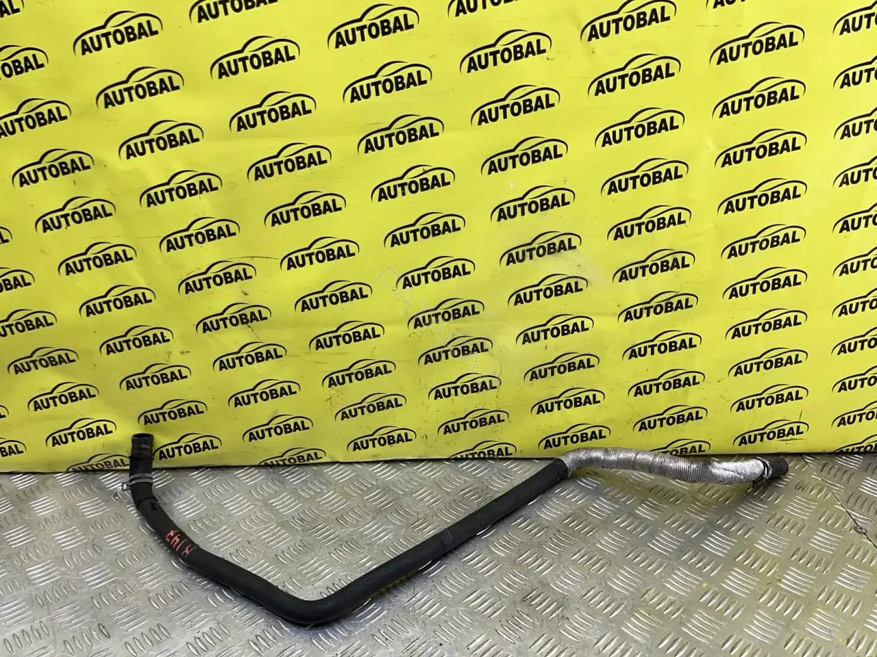Патрубки системы охлаждения AB3318K582AD