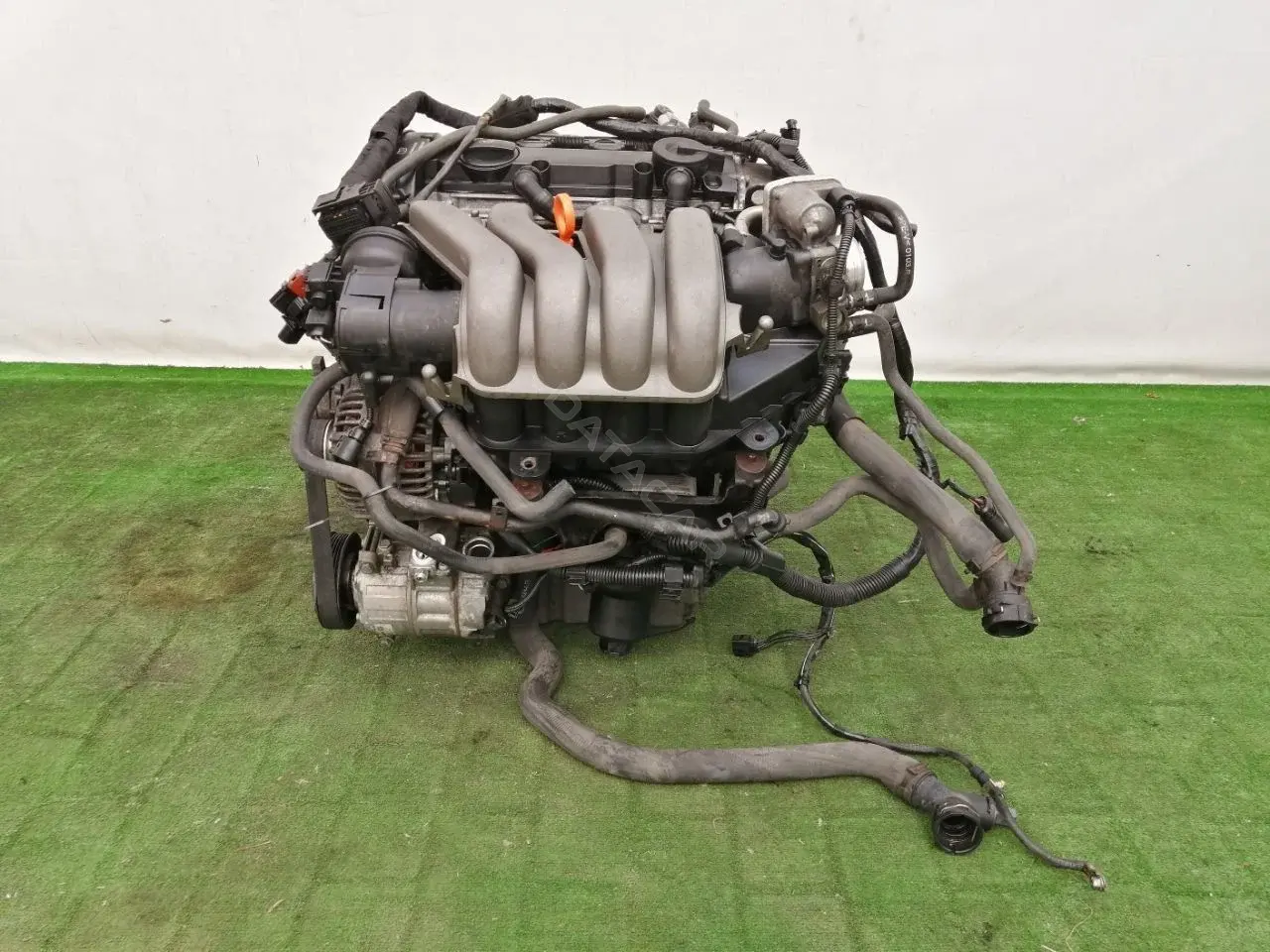 Двигатель в сборе AXW