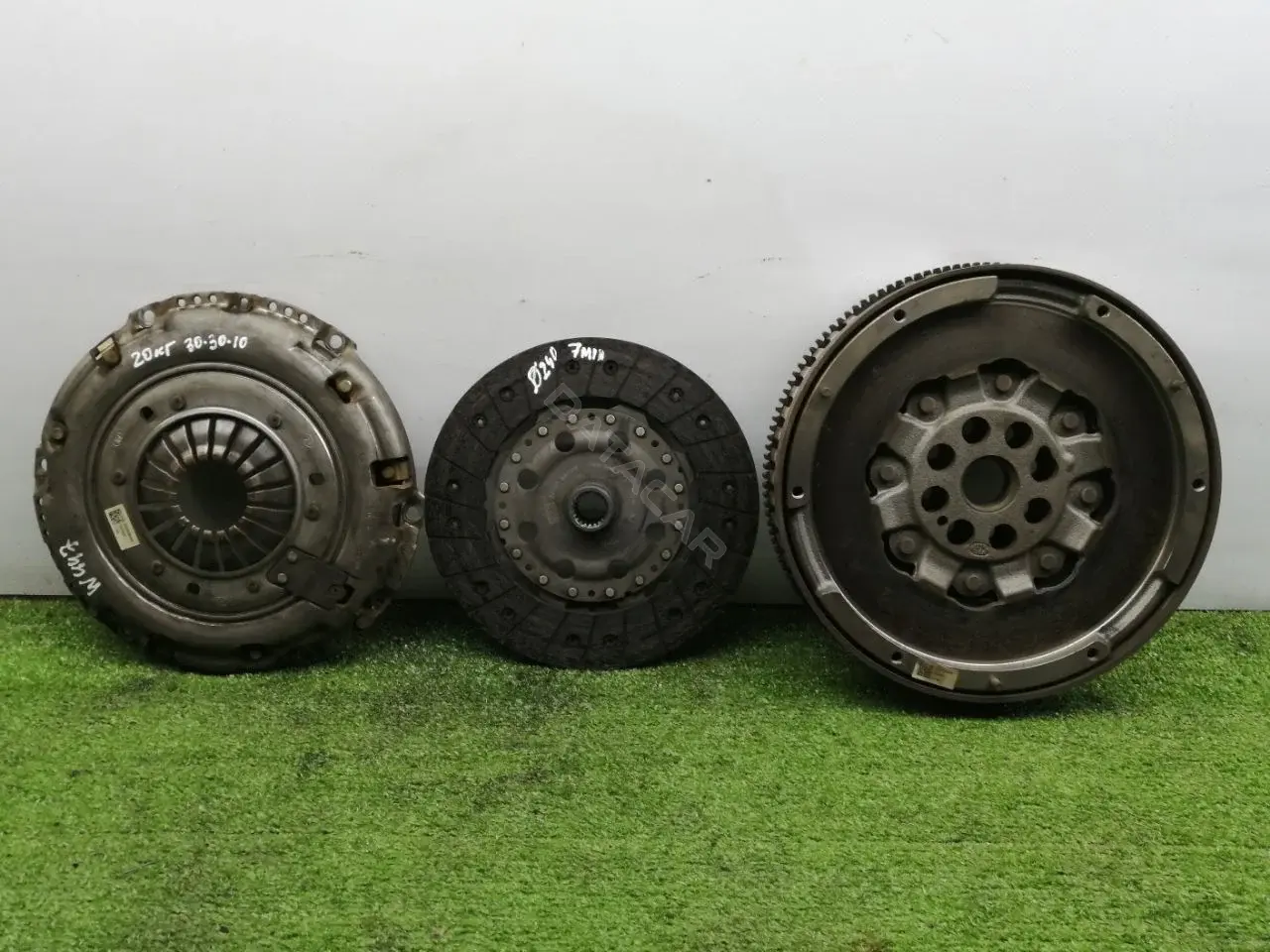 Комплект сцепления 123107183R, 301015679R, 3020529965R