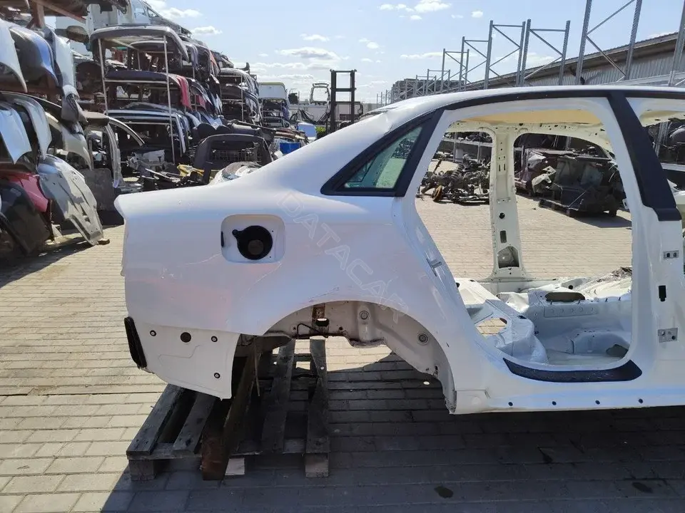 Четверть задняя правая 109004