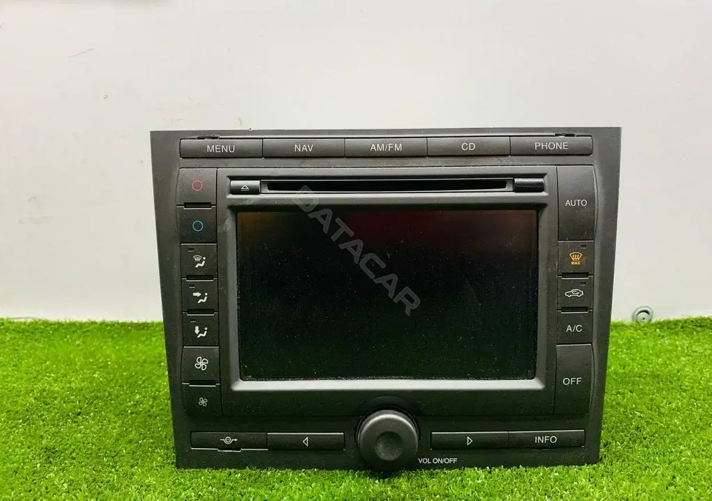 Магнитола 3M5F18C821DE