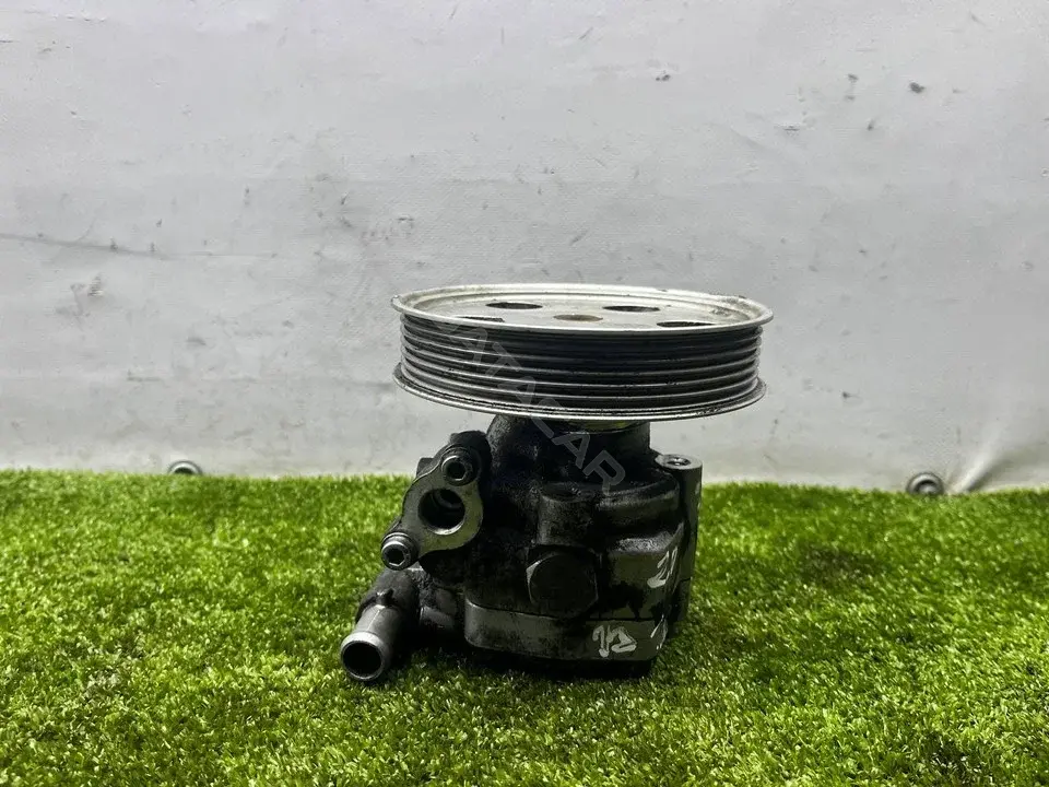 Насос гидроусилителя руля 8K0145153F