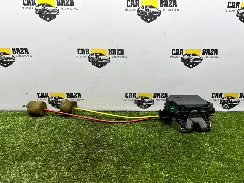 Замок крышки багажника A2117400135
