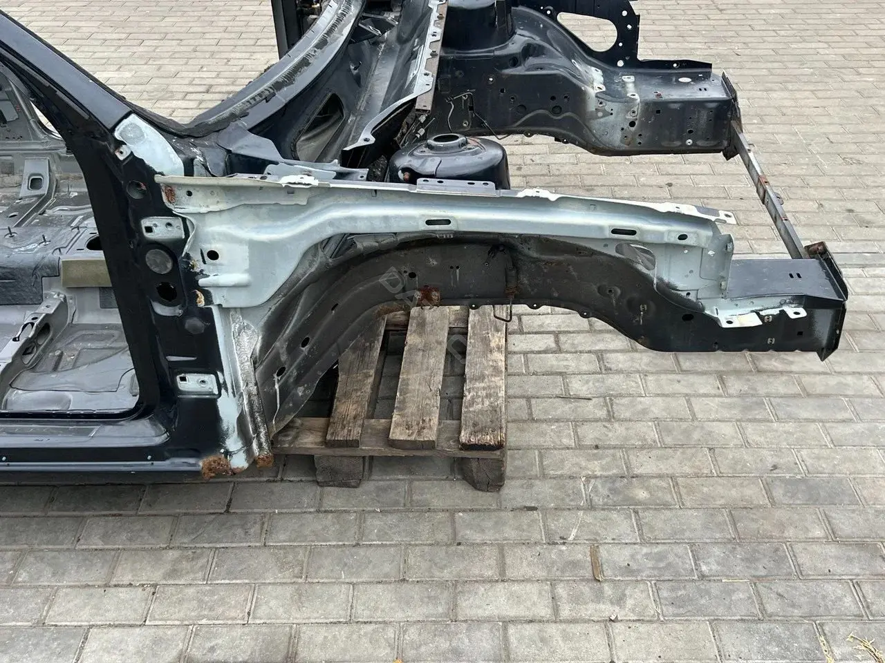 Лонжерон 175032