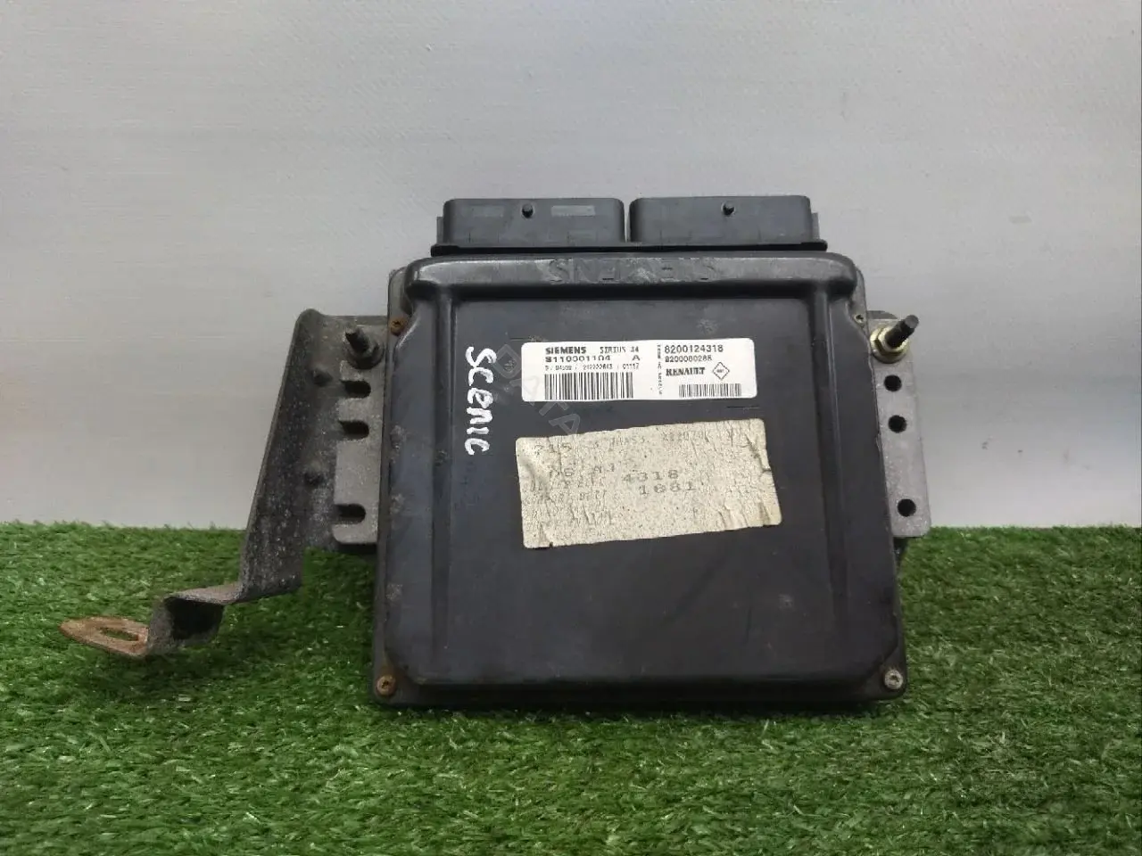 Блок управления двигателем 8200124318