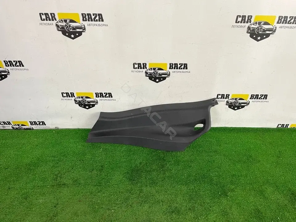Обшивка стойки центральной 7392879