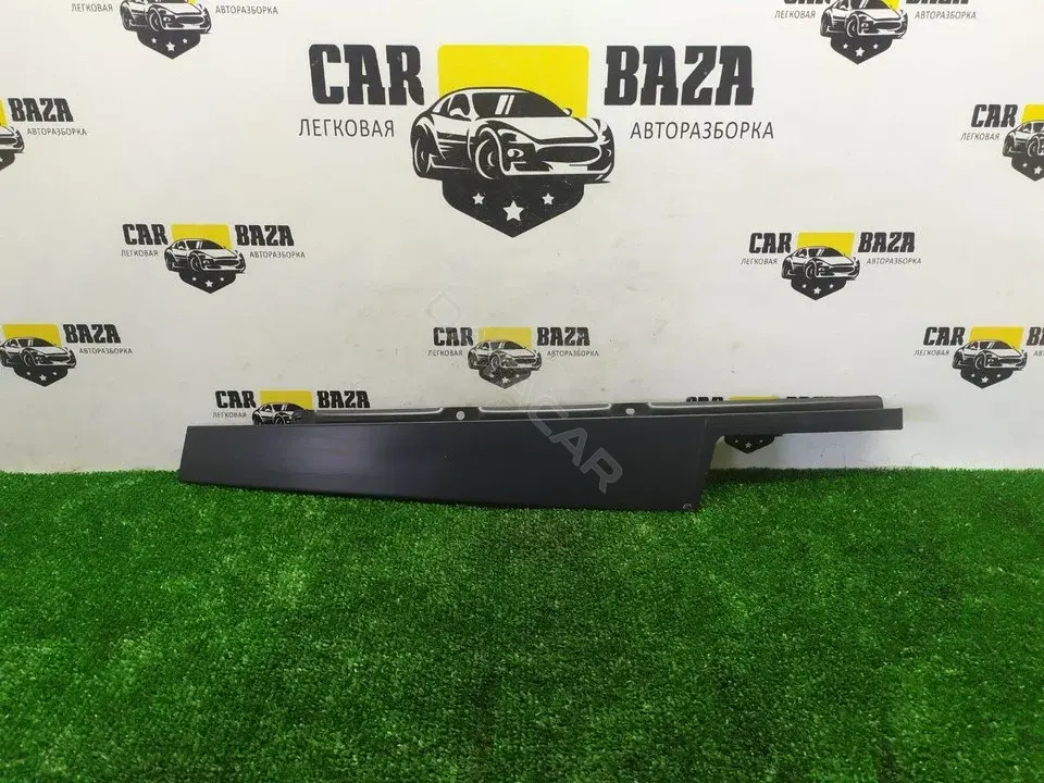 Накладка двери 68102562AA