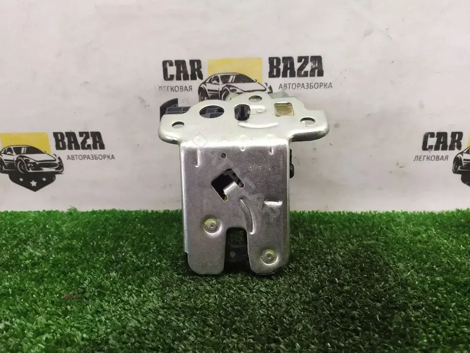 Замок крышки багажника 8K9827505