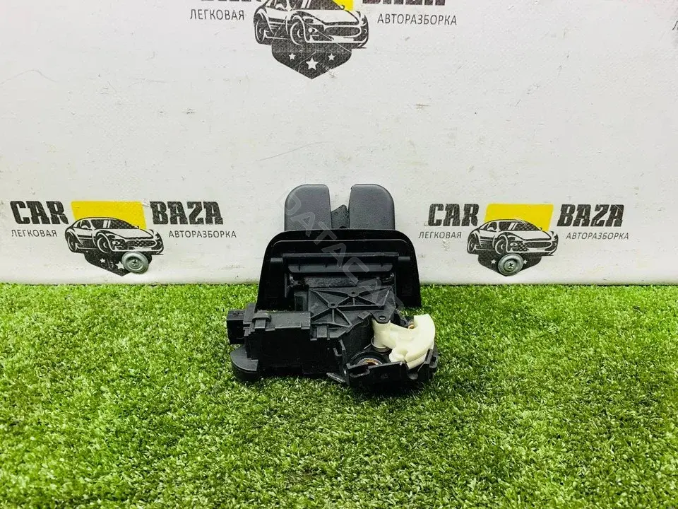 Замок крышки багажника 8P4827505C