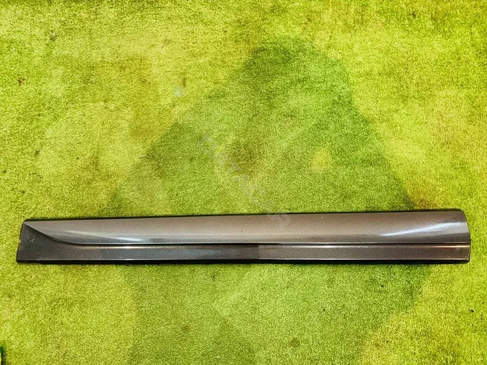 Молдинг двери 8R0853960E