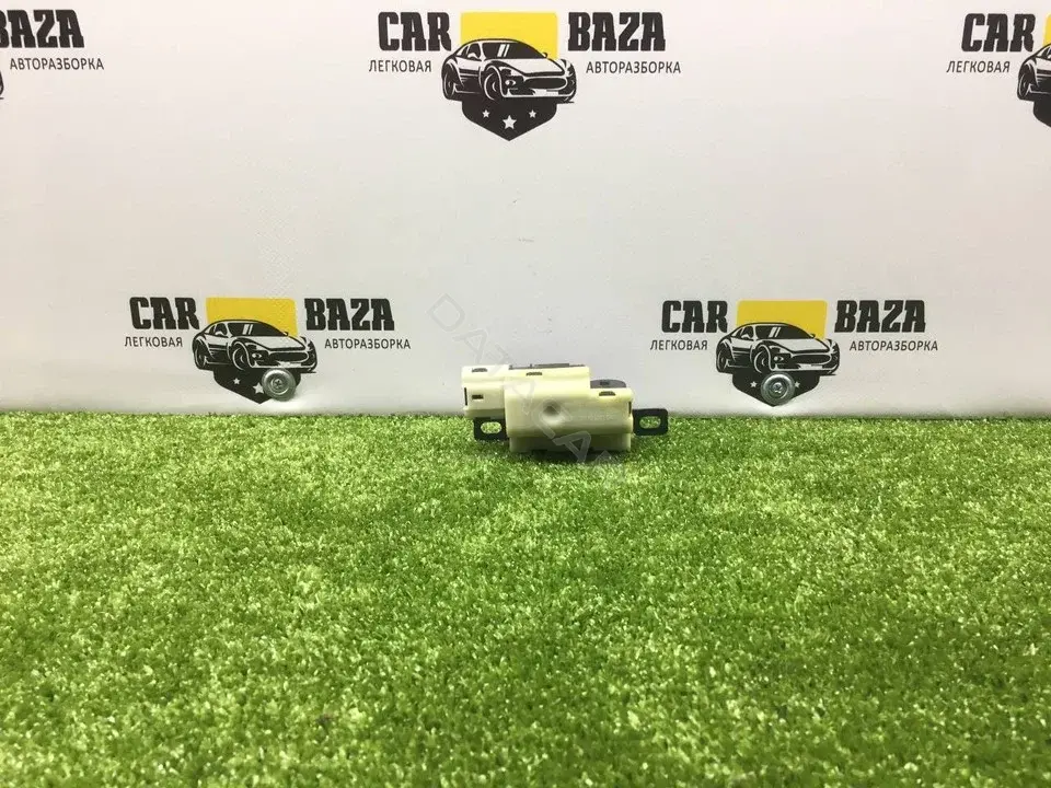 Замок крышки багажника 7700430941