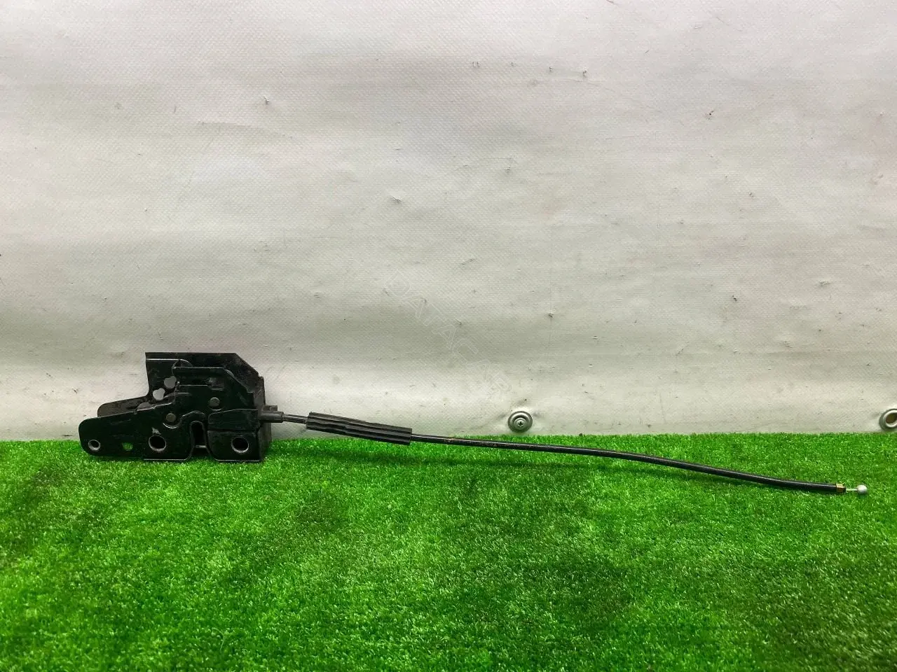 Замок капота 5U0823509G