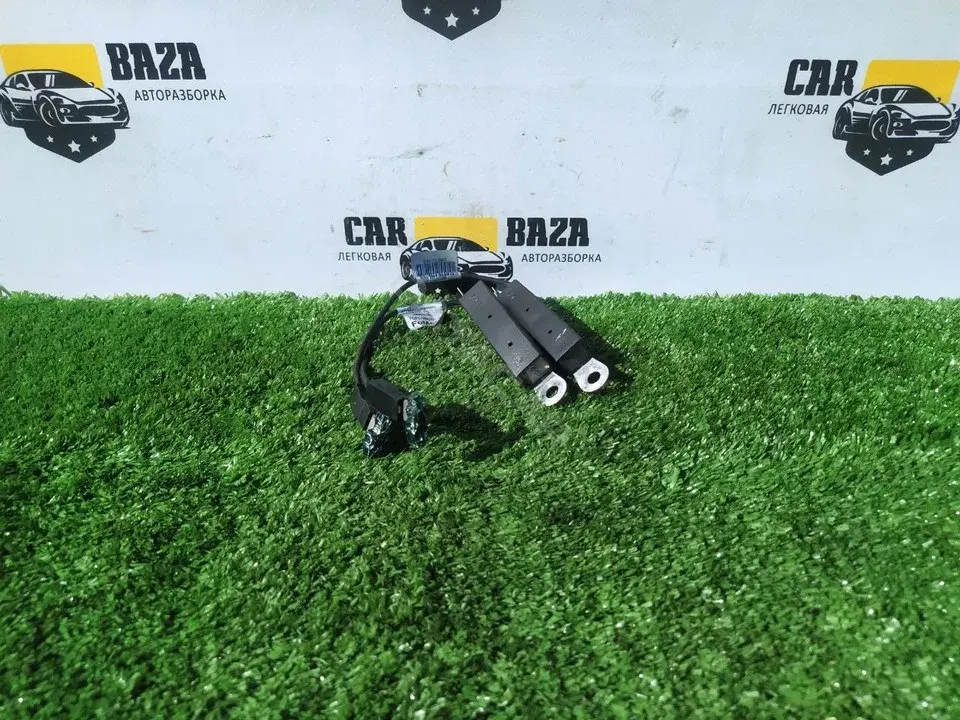 Усилитель антенны 7CP118K891AA