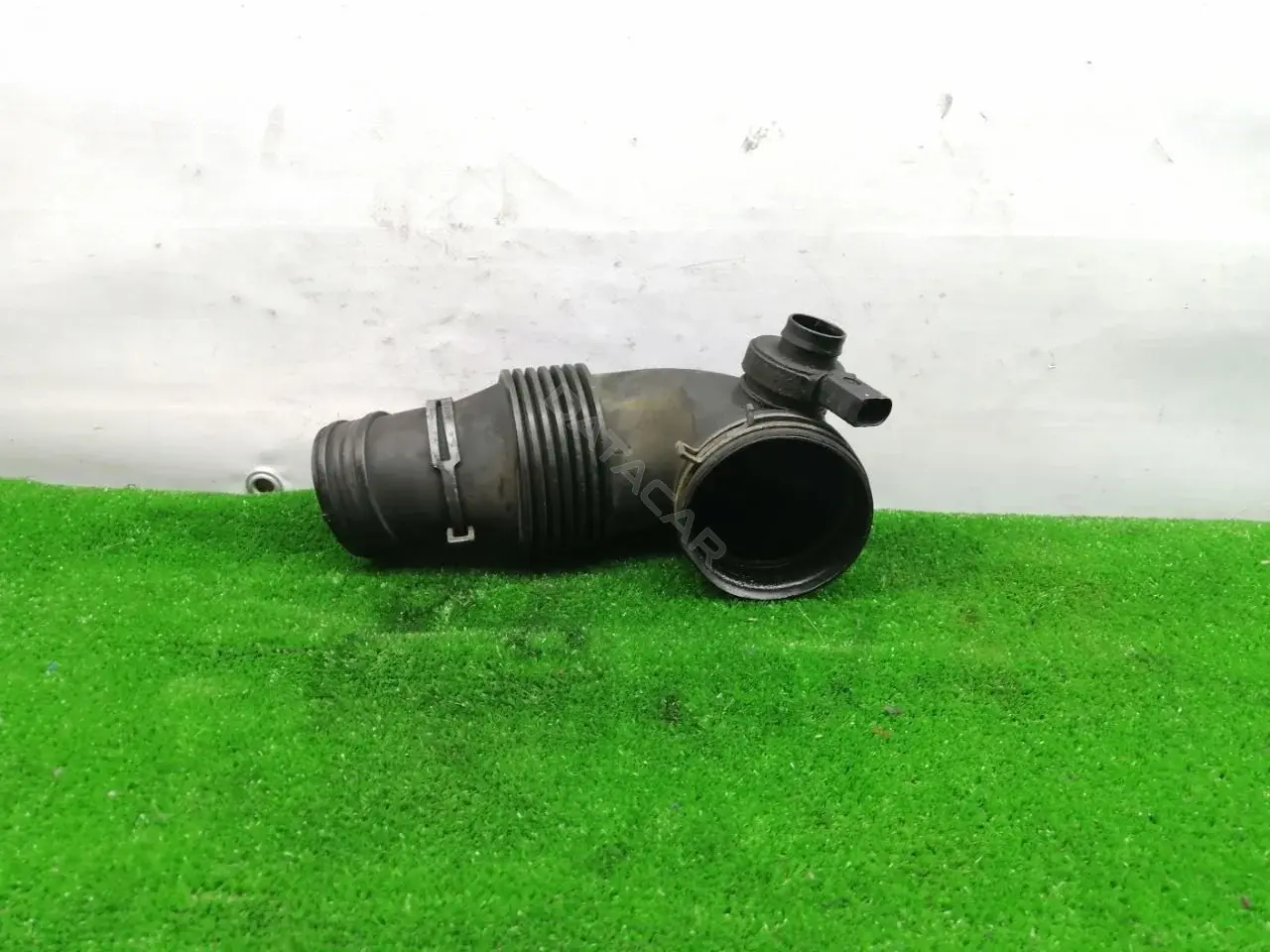 Патрубок воздушный 7L6129534