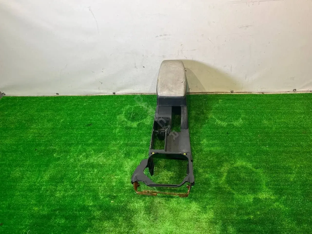 Подлокотник 1S7XF045A37A