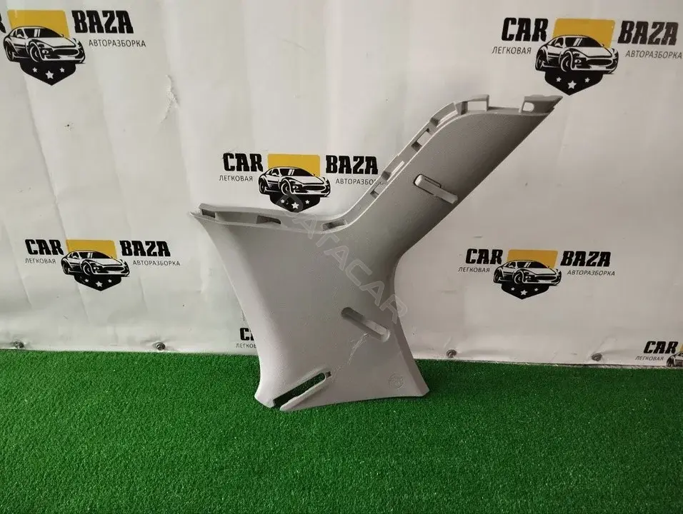 Обшивка стойки 624710D090