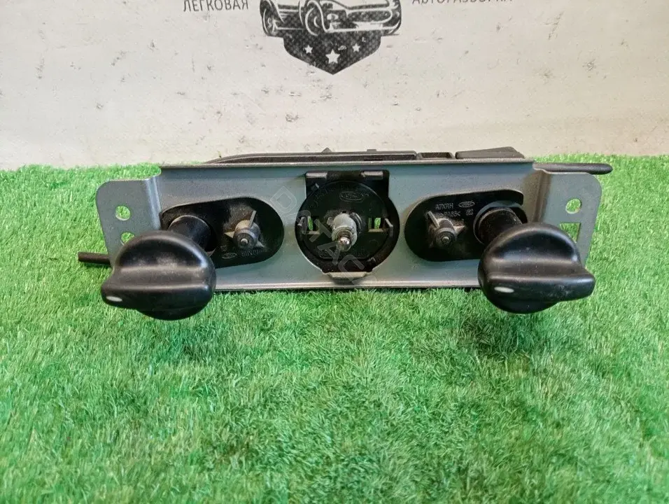 Блок управления климат-контролем 95AW18K309AA