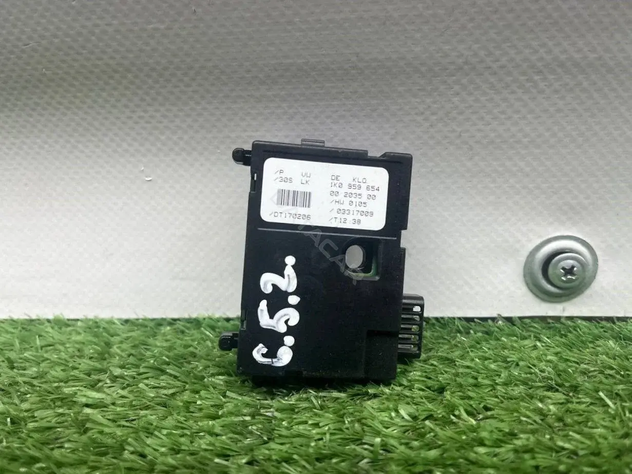 Датчик угла поворота 1K0959654