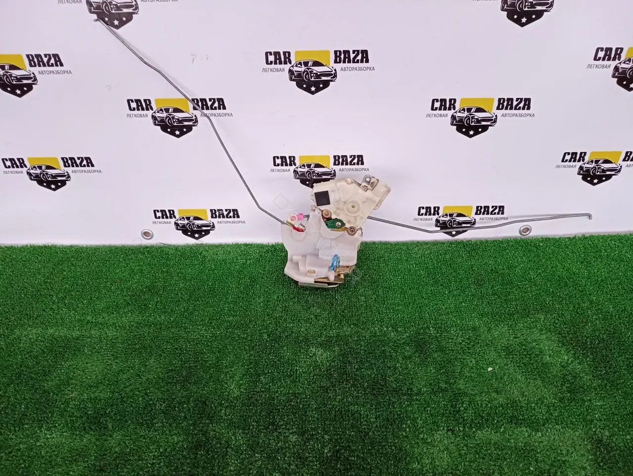 Замок двери 61100FE040