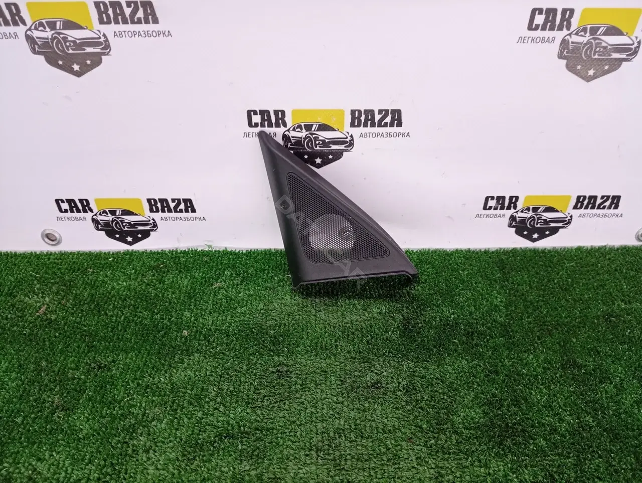 Накладка двери 8U0035423A