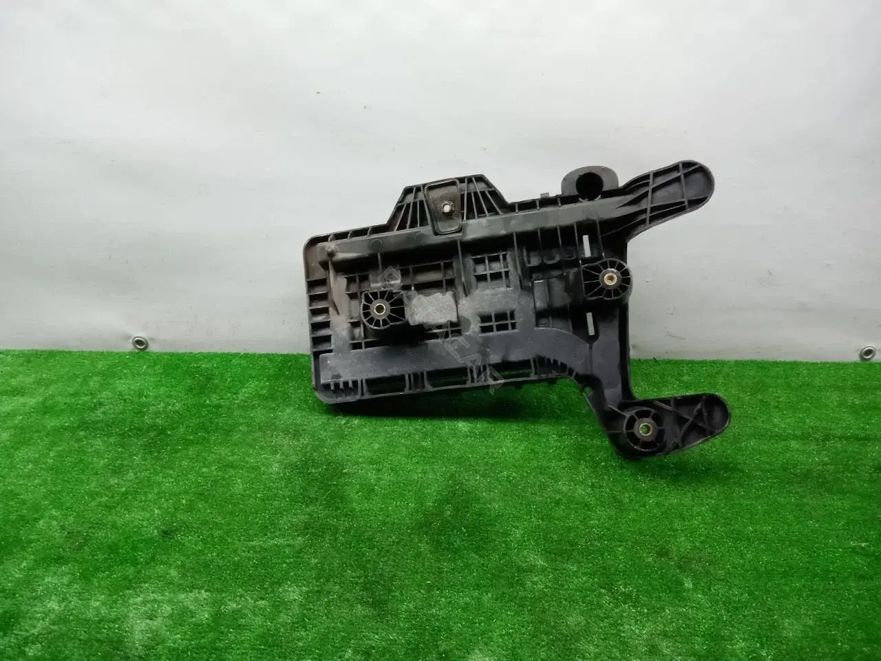 Планка крепления аккумулятора 1K091533
