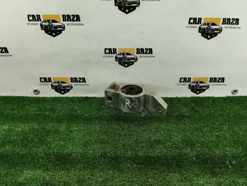 Сайлентблок рычага 1K0407152BC
