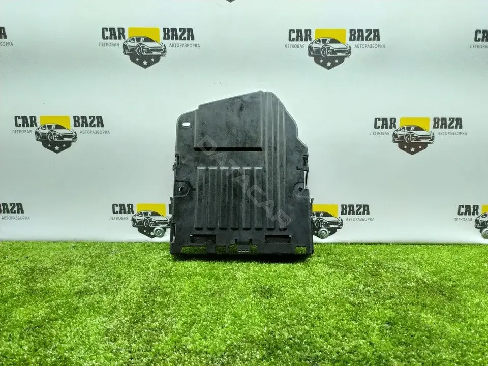 Крышка двигателя 039656775680