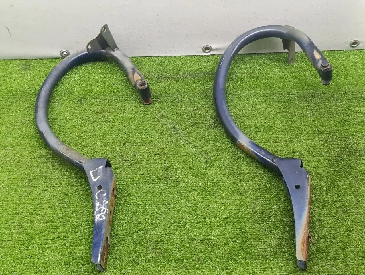 Петля крышки багажника 178889