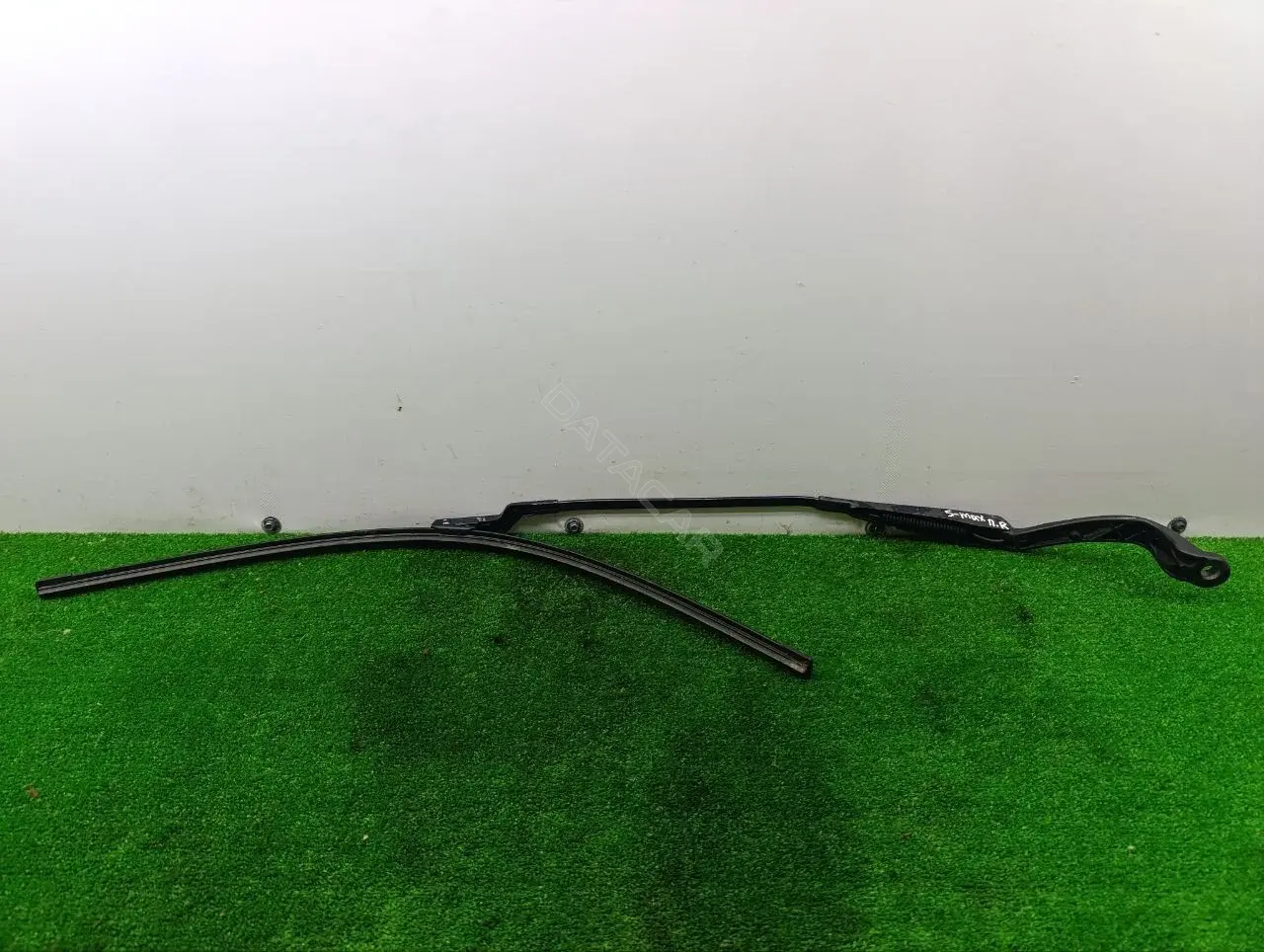 Рычаг стеклоочистителя 6M2117526AC