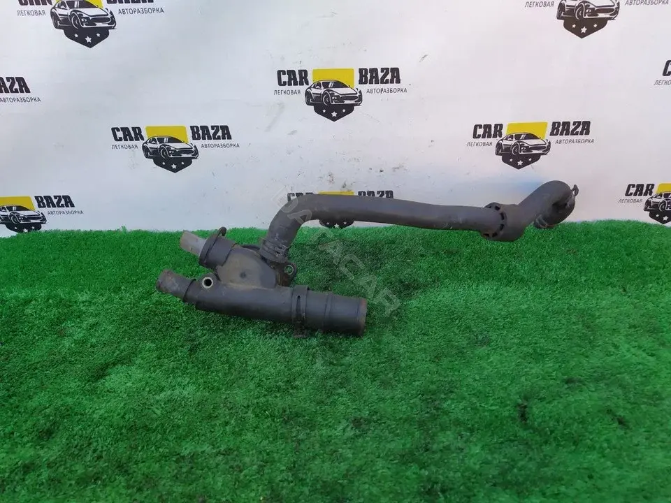Фланец охлаждающей жидкости 038121132D
