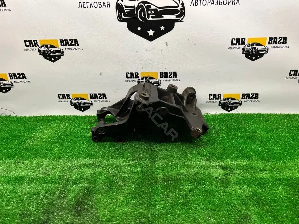 Кронштейн генератора 9625672780