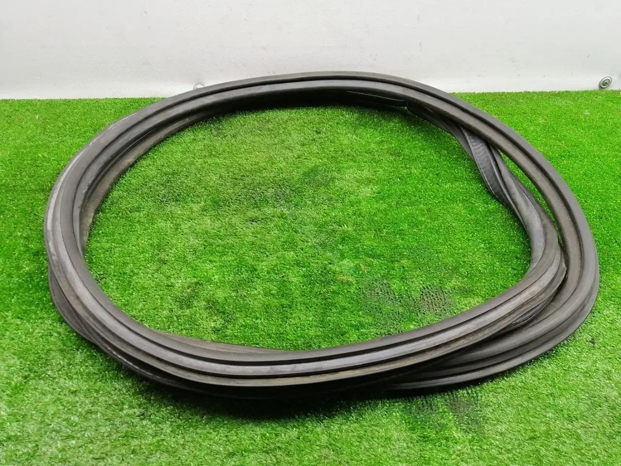 Уплотнитель двери 8U0831721A