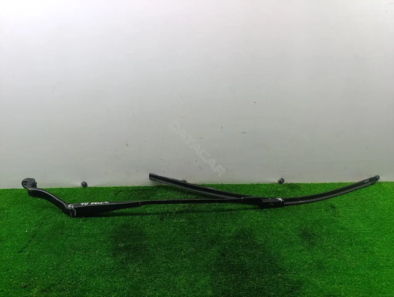 Рычаг стеклоочистителя 6M2117526AC