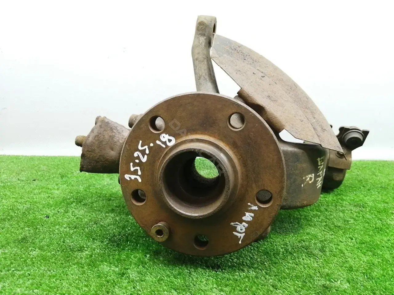 Поворотный кулак 7M0501655, 95VW1A137AA