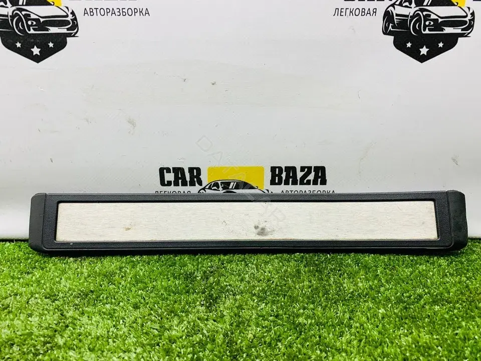 Накладка на порог A2116801535