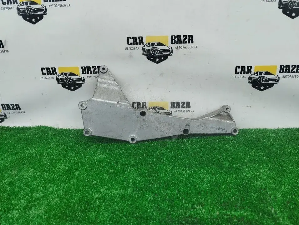 Кронштейн радиатора 03L131159
