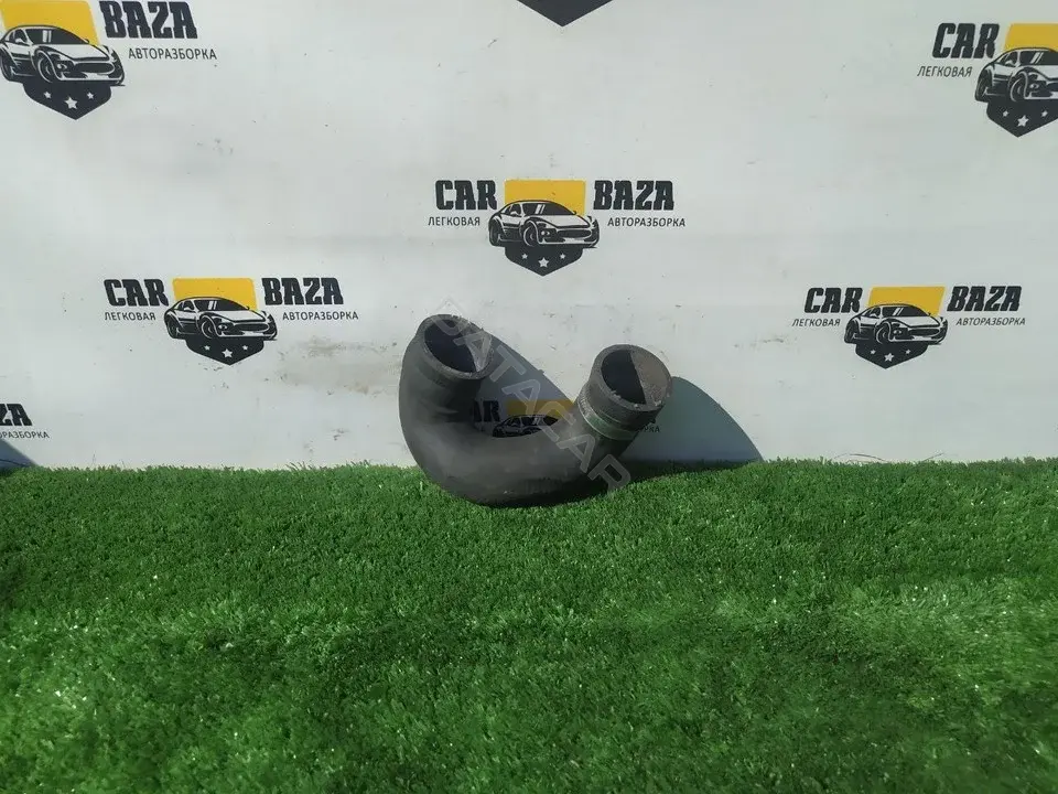Патрубки системы охлаждения 11537521049