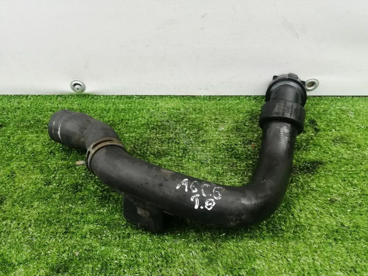 Патрубки системы охлаждения 8D011101AD