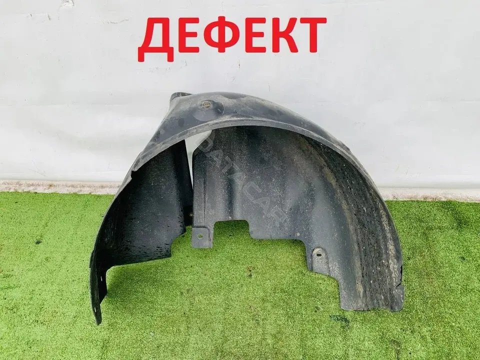 Подкрылок 6RU810972A