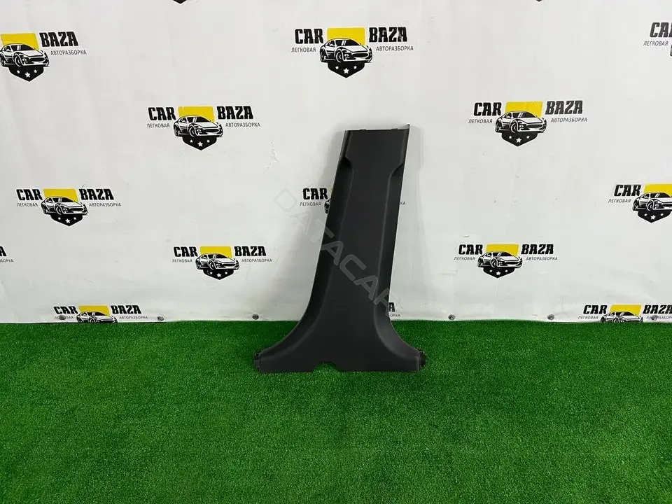 Обшивка стойки центральной 858462G000