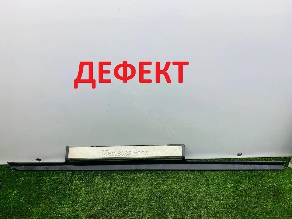 Накладка на порог A2206801135