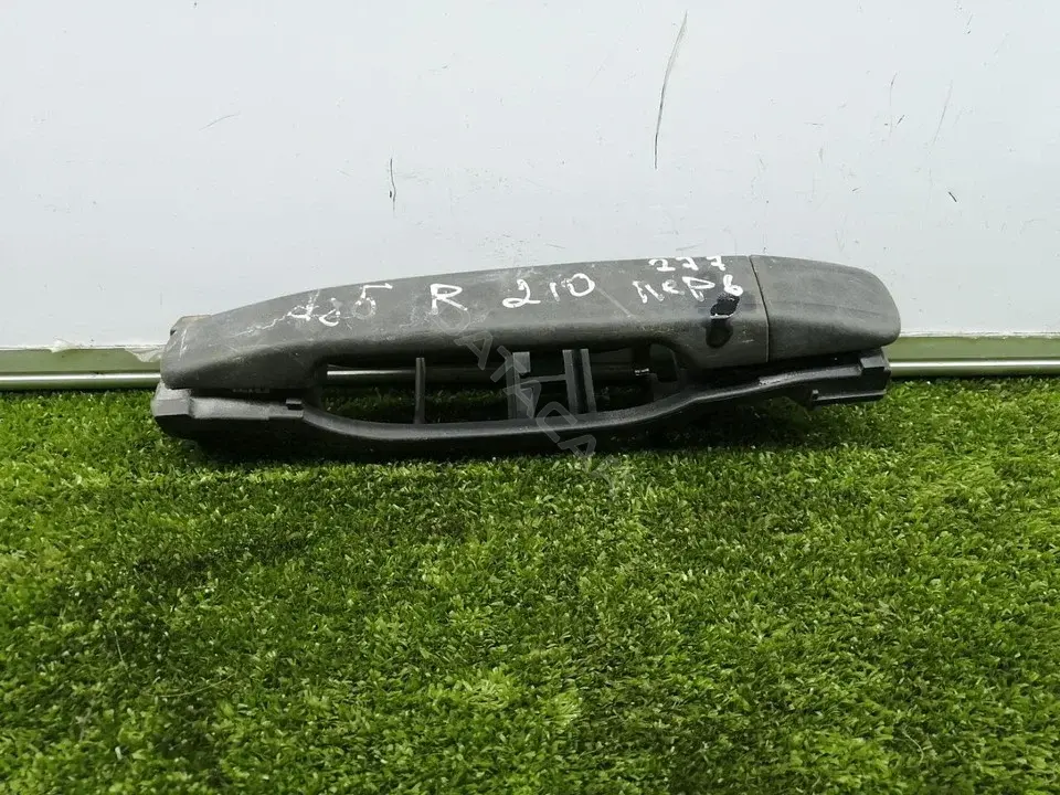 Ручка двери 152554
