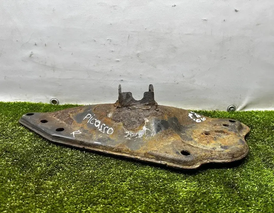 Опора амортизатора 153714