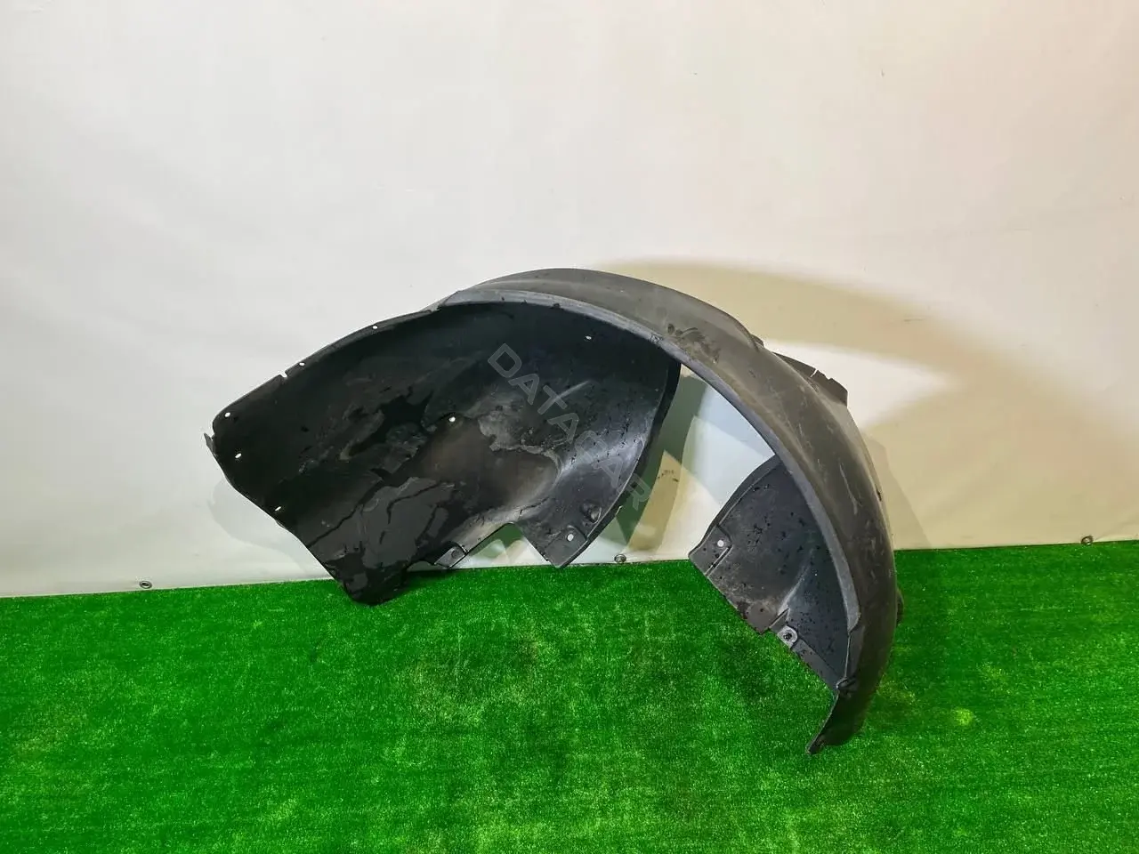 Подкрылок 51718159424J